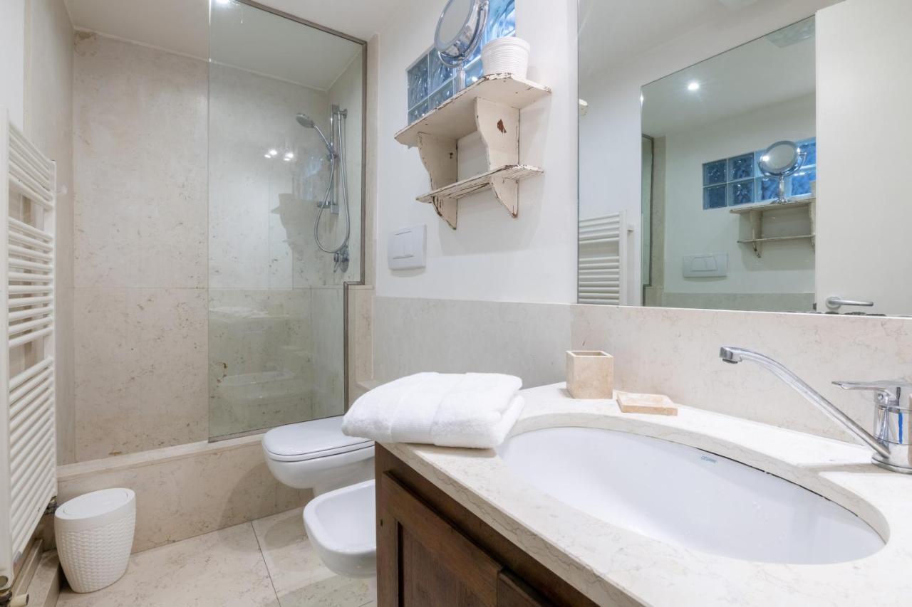 Exclusive Elegant Apartment In Pieno Centro! X4 Ріміні Екстер'єр фото